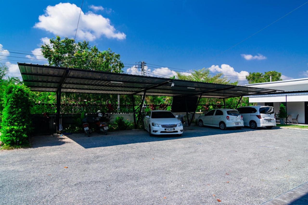 Oyo 533 Runya Poolvilla プラチュワップキーリーカン エクステリア 写真