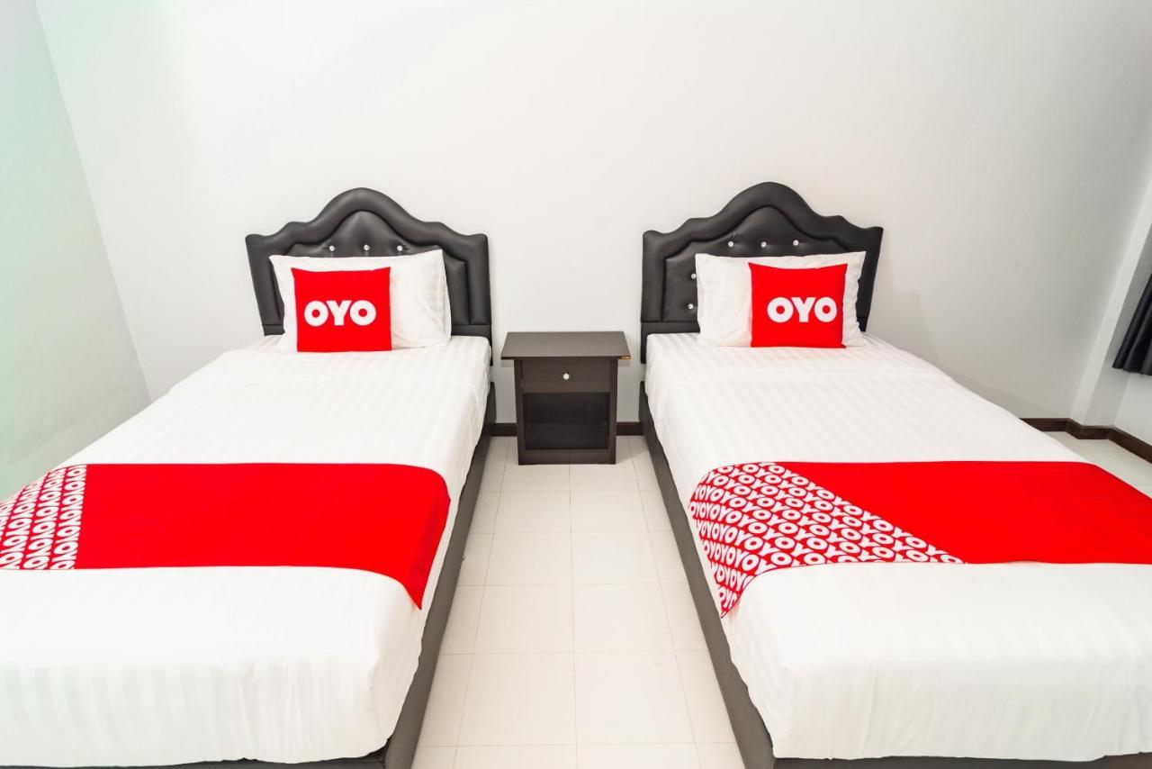 Oyo 533 Runya Poolvilla プラチュワップキーリーカン エクステリア 写真