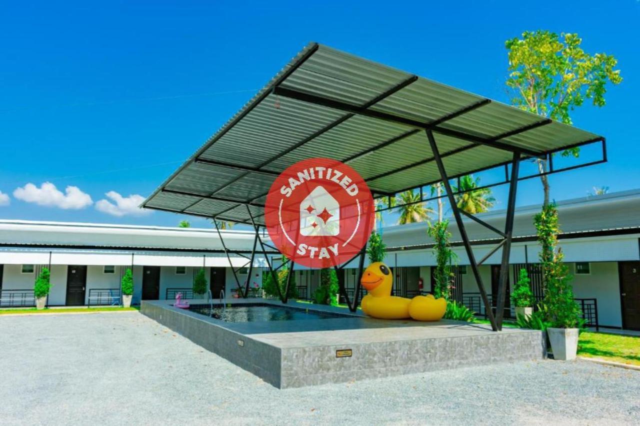 Oyo 533 Runya Poolvilla プラチュワップキーリーカン エクステリア 写真